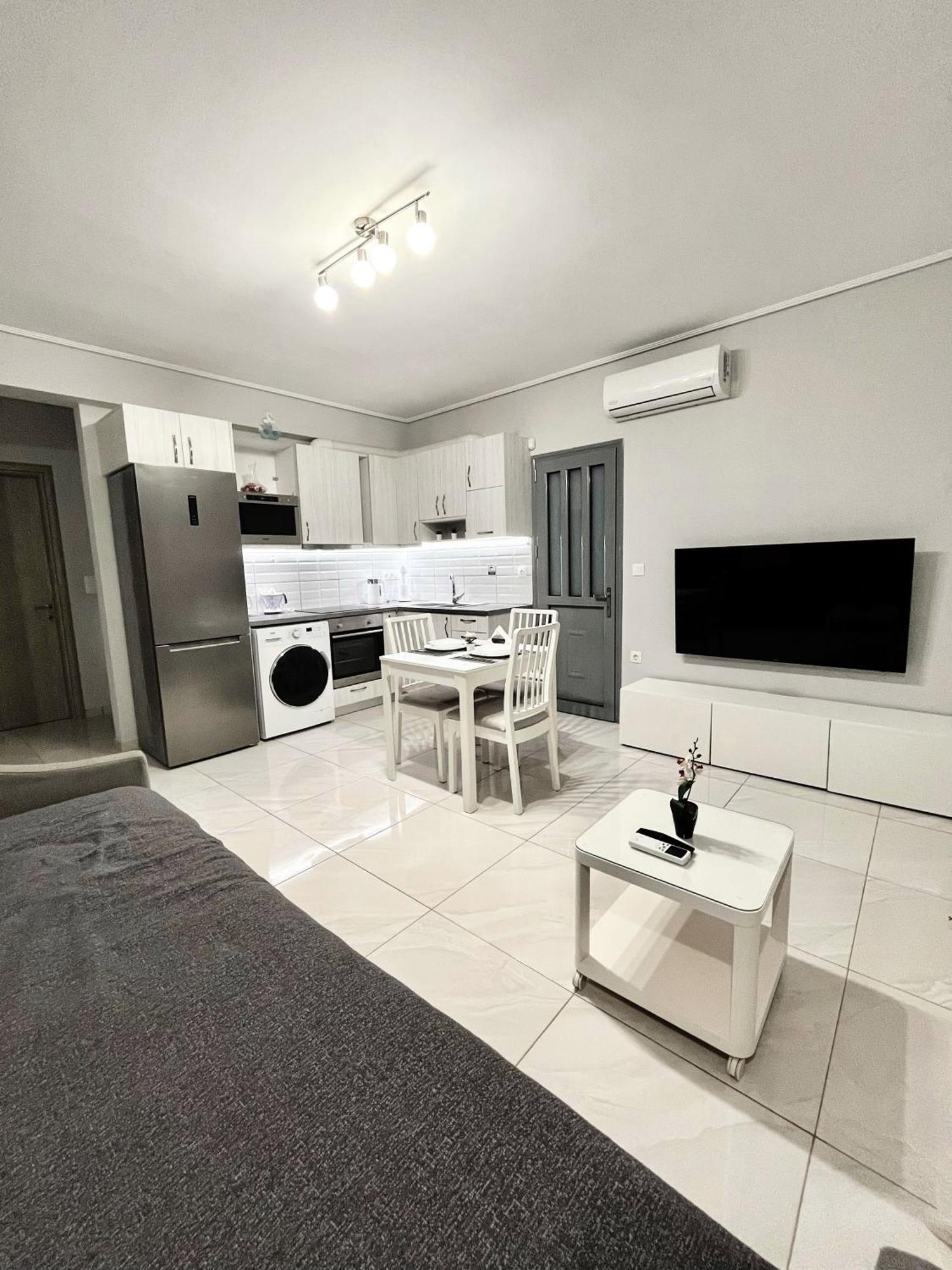 Blueline Apartment 3 Lutráki Kültér fotó